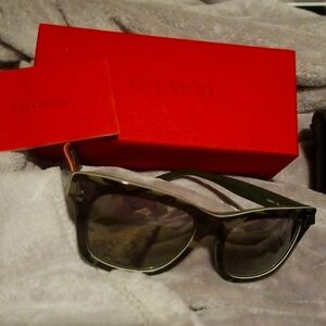VALENTINO CAMO BEAUTY pyramid stud sunglasses V656SC Made in Italy Green 316 140